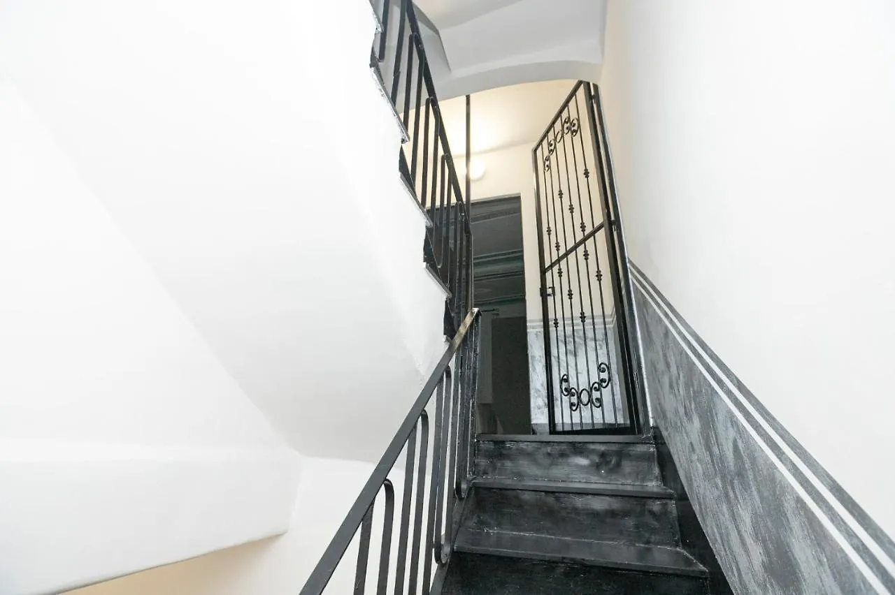 Guest house Torre Degli Orefici Dimora Medioevale Genoa